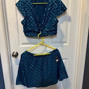 Teal Mermaid Scale Women's Swim top and skirted bottom NWT